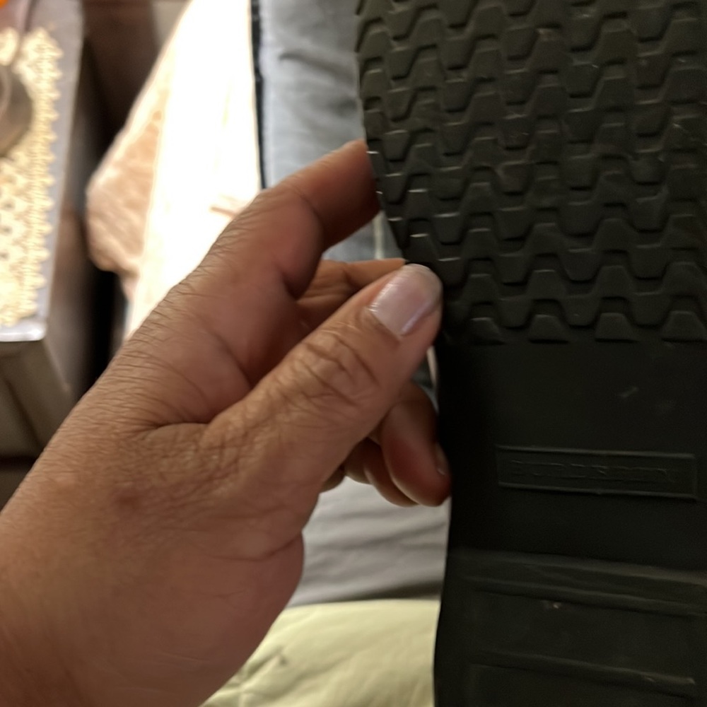 I’m selling the Burberry Clemence Rain Boots - Picture 2 of 5